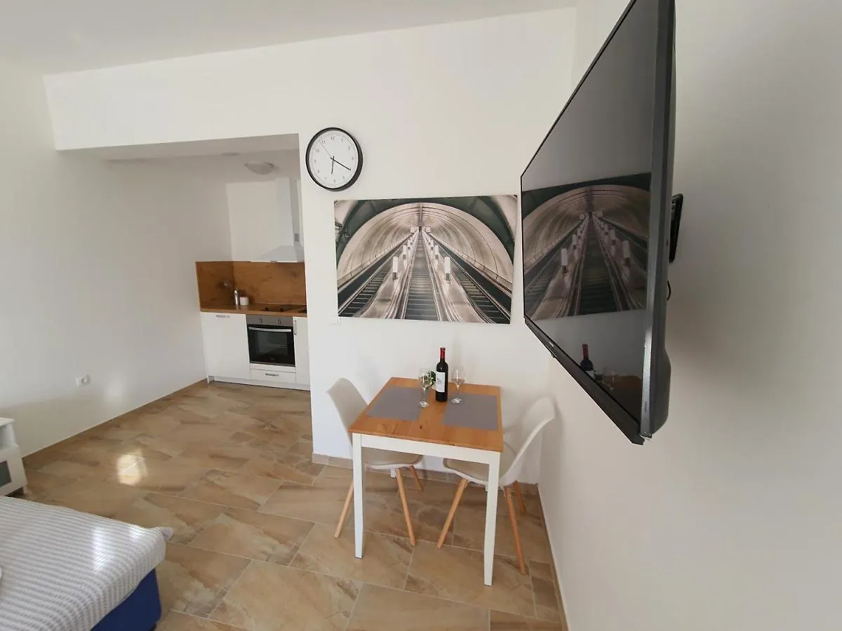 Studio Kila Apartment Split